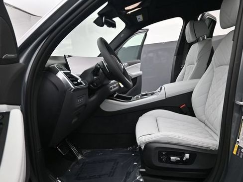 New 2026 BMW X5 xDrive50e w/ M Sport Package AWD/4WD image 17