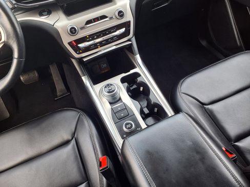 Certified 2022 Ford Explorer XLT w/ Equipment Group 202A image 12