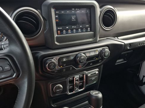 Certified 2022 Jeep Wrangler Unlimited Sport AWD/4WD image 19