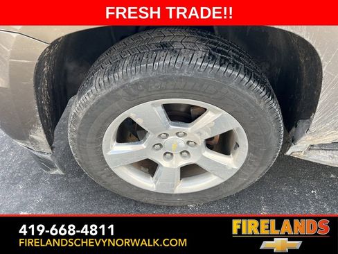 Used 2016 Chevrolet Suburban LT image 18