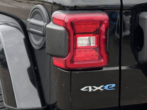 Used 2022 Jeep Wrangler Unlimited Sahara image 11