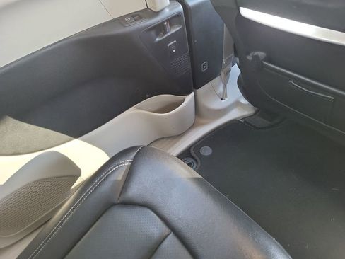 Used 2022 Chrysler Pacifica Touring-L w/ Uconnect Theater Family Group image 15