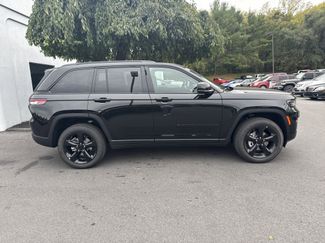 New 2025 Jeep Grand Cherokee Altitude video 2