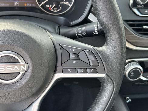 Used 2025 Nissan Altima 2.5 SV image 24