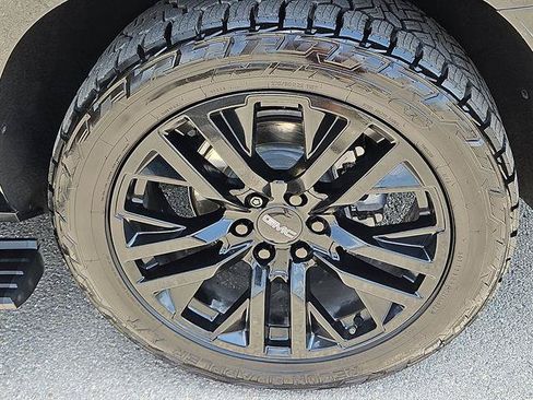 Used 2023 GMC Yukon Denali w/ Denali Reserve Package RWD image 8
