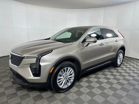 Used 2024 Cadillac XT4 Luxury image 7