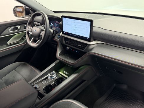 Used 2025 Ford Explorer ST image 23
