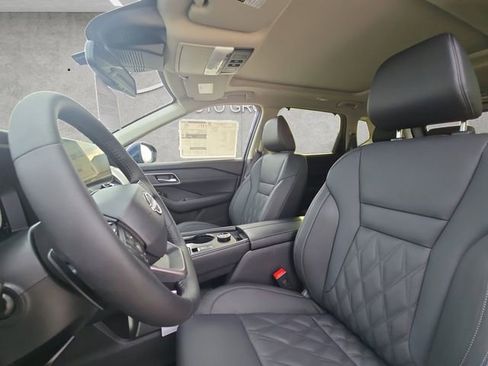 New 2026 Nissan Rogue Platinum image 19