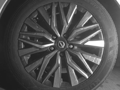 Used 2025 Nissan Altima 2.5 SV image 12