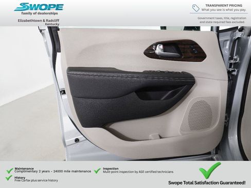 Used 2024 Chrysler Pacifica Limited FWD image 14