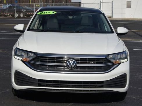 Used 2023 Volkswagen Jetta SE w/ Panoramic Sunroof Package image 25