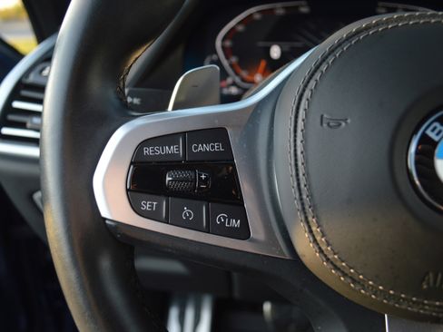 Used 2022 BMW X6 xDrive40i w/ M Sport Package image 13