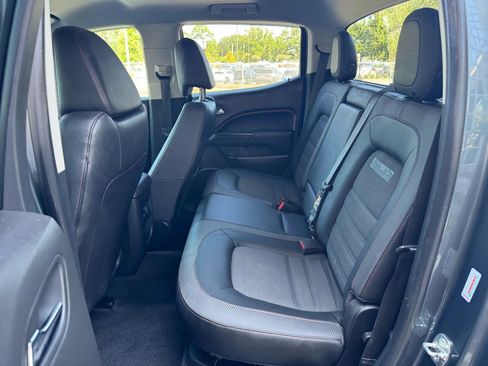 Used 2015 GMC Canyon SLE w/ All-Terrain Package image 17