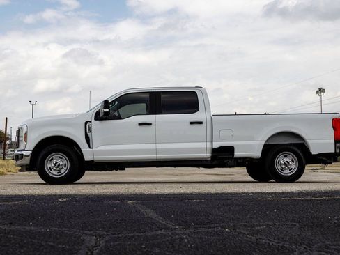 Used 2024 Ford F250 XL w/ XL Chrome Package image 4