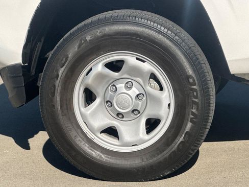 Used 2022 Toyota Tacoma SR image 22