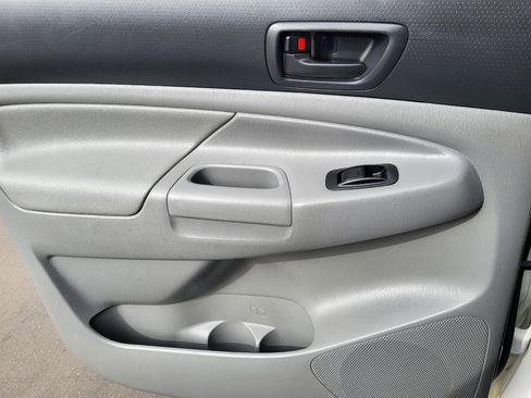 Used 2014 Toyota Tacoma Base V6 image 21