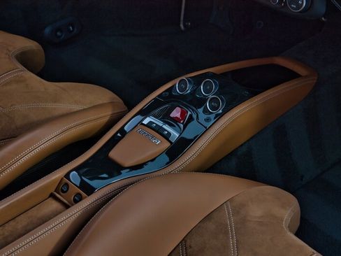 Used 2013 Ferrari 458 Italia Coupe RWD image 31