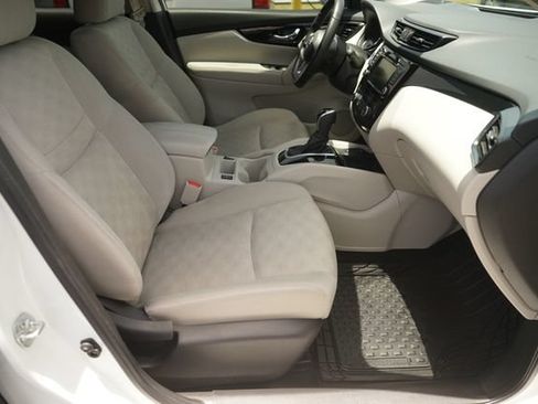 Used 2019 Nissan Rogue Sport SV w/ Technology Package FWD image 18