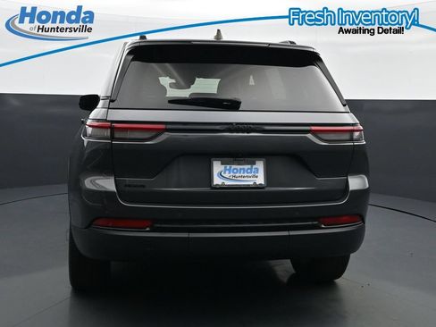 Used 2023 Jeep Grand Cherokee Altitude AWD/4WD image 8