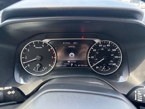 Used 2025 Nissan Rogue SV FWD image 41