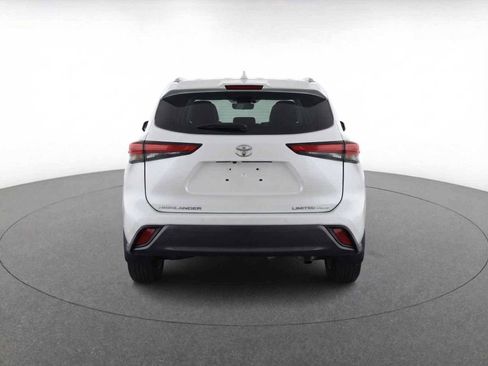 Used 2024 Toyota Highlander Limited image 7