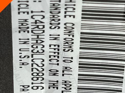 Used 2020 Dodge Durango SXT w/ 3rd Row Seating Group RWD image 37