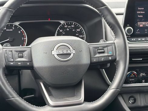 Used 2025 Nissan Rogue SV FWD image 23
