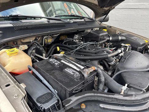 Used 2004 Jeep Grand Cherokee Laredo w/ Trailer Tow Prep Group image 11