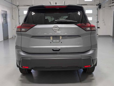 Used 2024 Nissan Rogue S AWD/4WD image 9