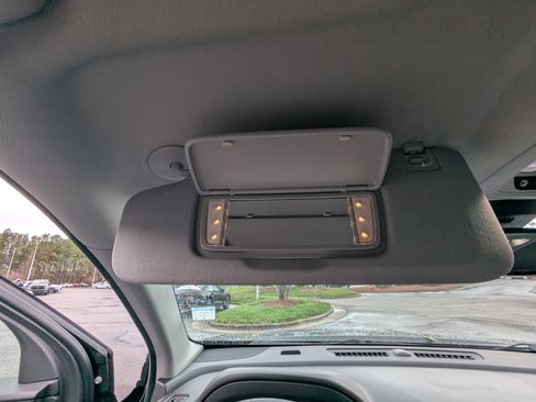 Used 2023 GMC Terrain SLT image 28