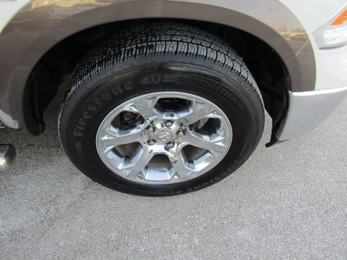 Used 2017 RAM 1500 Laramie image 12