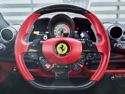 Used 2021 Ferrari F8 Tributo image 44