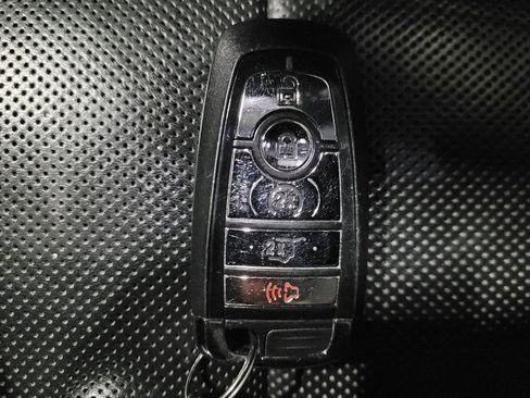 Used 2020 Lincoln Corsair Reserve w/ Equipment Group 201A image 32