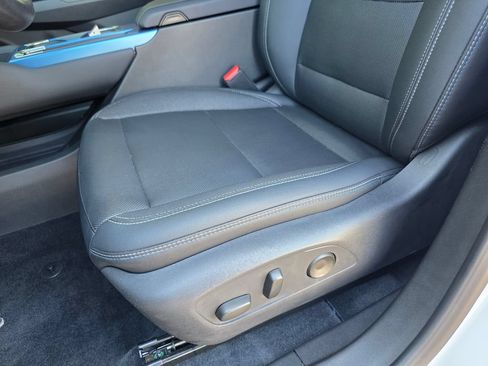 Certified 2024 Chevrolet Equinox EV LT FWD image 12