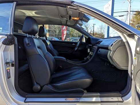 Used 2002 Mercedes-Benz CLK 320 Cabriolet image 31