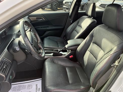Used 2017 Honda Accord Sport Special Edition image 18