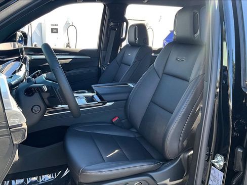 New 2026 Cadillac Escalade ESV 2WD w/ LPO, Floor Liner Package image 12