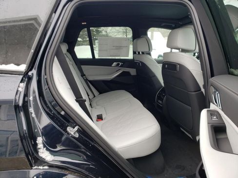 New 2026 BMW X5 xDrive40i w/ M Sport Package image 17