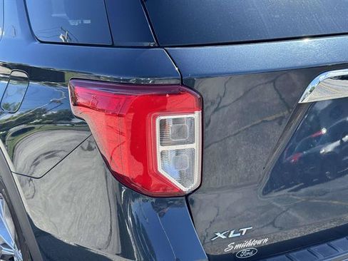 Used 2023 Ford Explorer XLT w/ Equipment Group 202A AWD/4WD image 9
