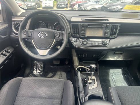 Used 2018 Toyota RAV4 XLE AWD/4WD image 23
