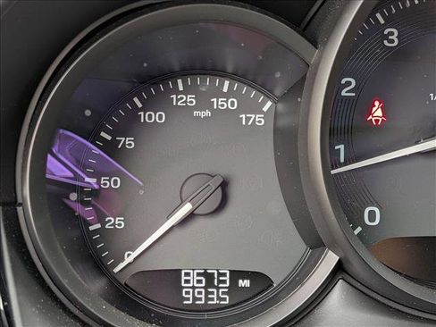 Used 2025 Porsche Macan image 16