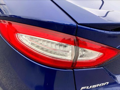 Used 2013 Ford Fusion SE FWD image 28
