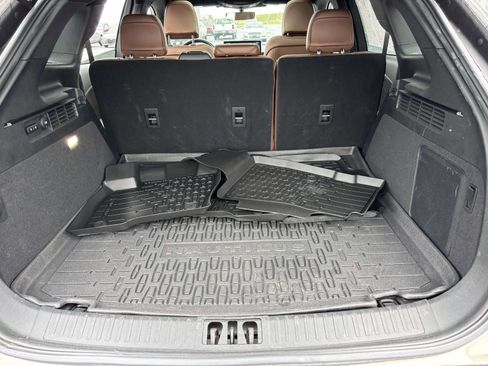 Used 2021 Lincoln Nautilus Reserve image 11