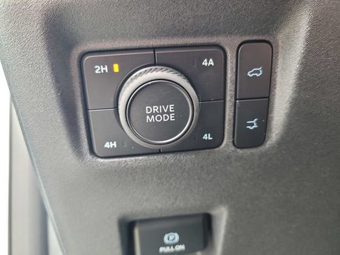 Certified 2025 Ford Expedition Active AWD/4WD image 17