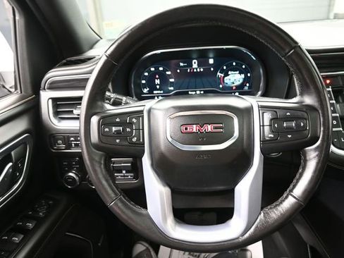 Used 2022 GMC Yukon XL SLT w/ SLT Premium Package AWD/4WD image 8