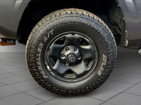 Used 2023 Toyota Tacoma SR5 RWD image 11