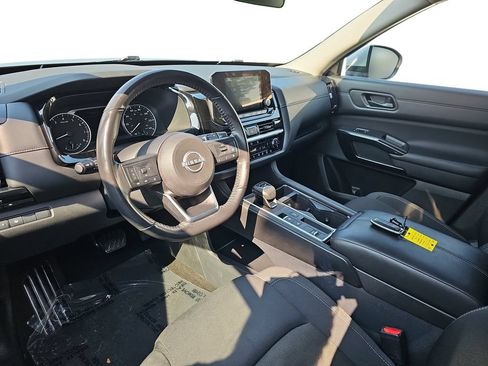 Used 2024 Nissan Pathfinder SV FWD image 16