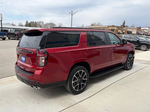 Used 2023 Chevrolet Suburban RST w/ Sport Performance Package image 5