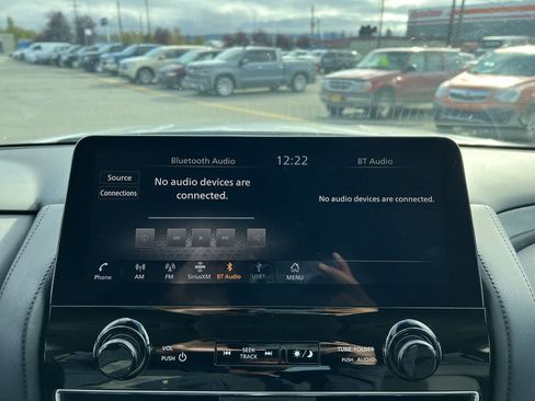 Used 2021 Nissan Armada SV AWD/4WD image 16