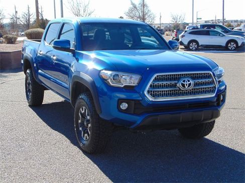 Used 2017 Toyota Tacoma image 9